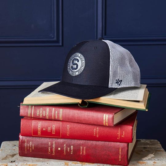 '47 czapki z logo