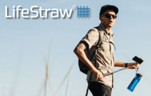 personalizowane butelki i słomki z logo