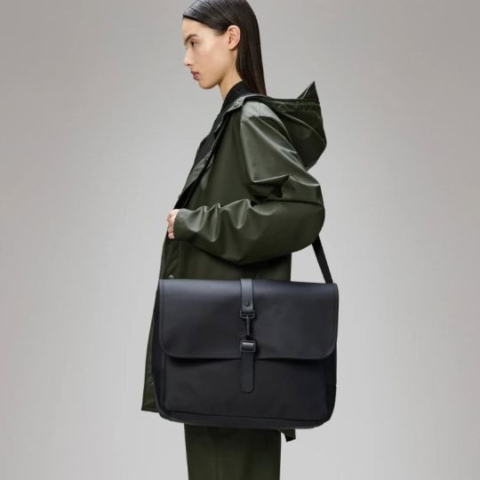 laptop-case-rains-baskreacja (2)